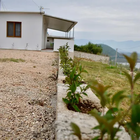 Дом отдыха Sea&lake View Escape *