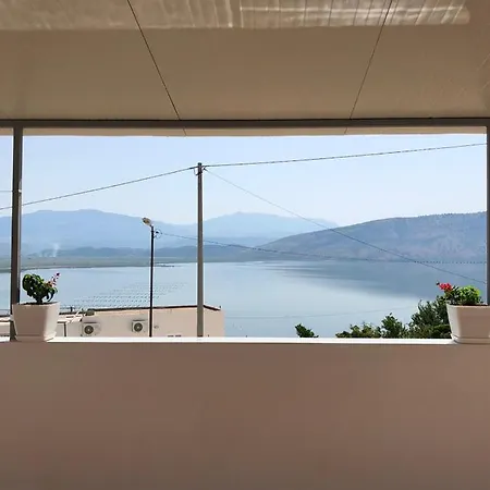 Sea&lake View Escape Εξαμίλιο